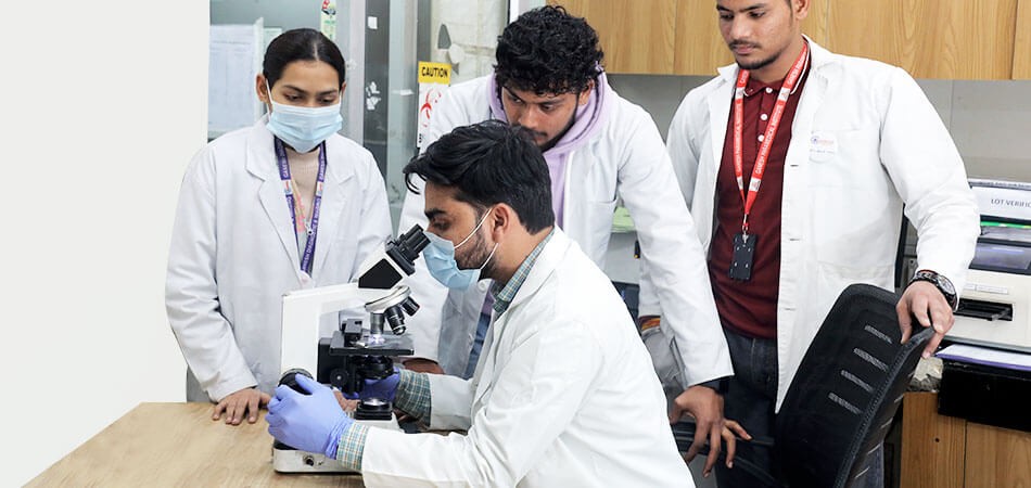 Get An Overview Of The Medical Laboratory Technology Course and Its Syllabus 
